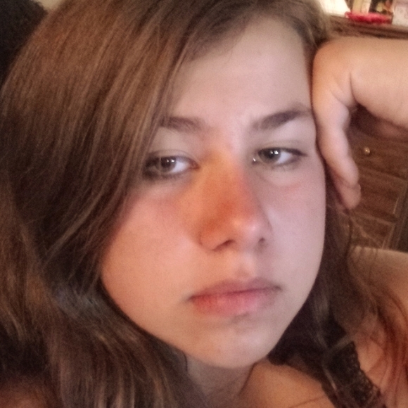 Meet your Posher, Gwen - Picture 1 of 1